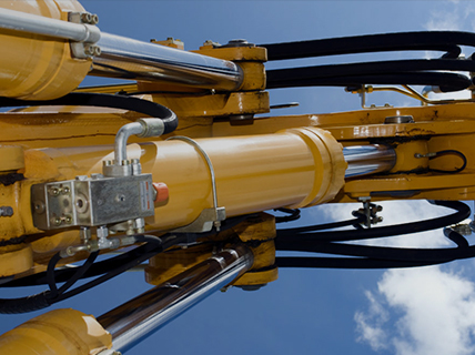 Hydraulické válce pro hromadné stroje